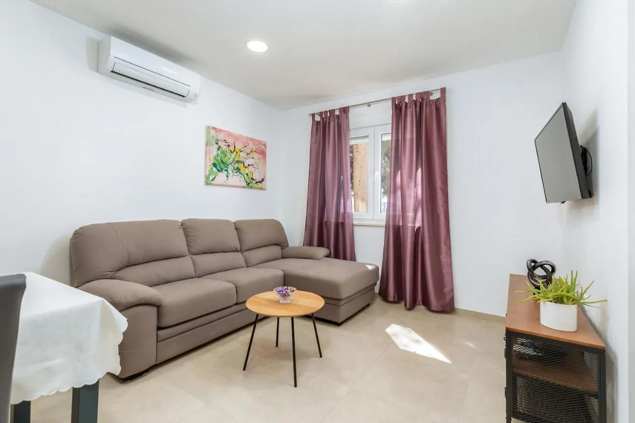 Apartment Lorilu Pula Kroatien