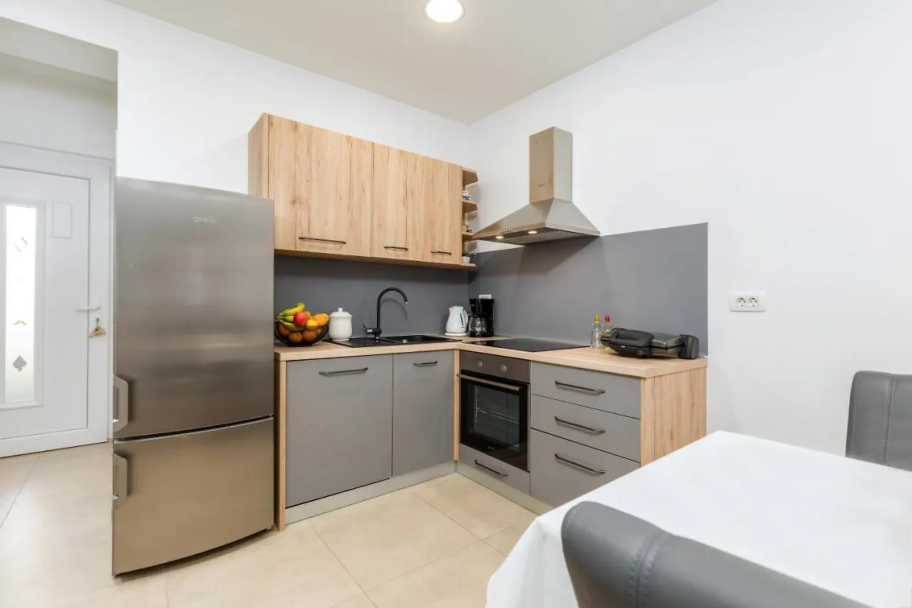 Apartment Lorilu Póla 0*,  Horvátország