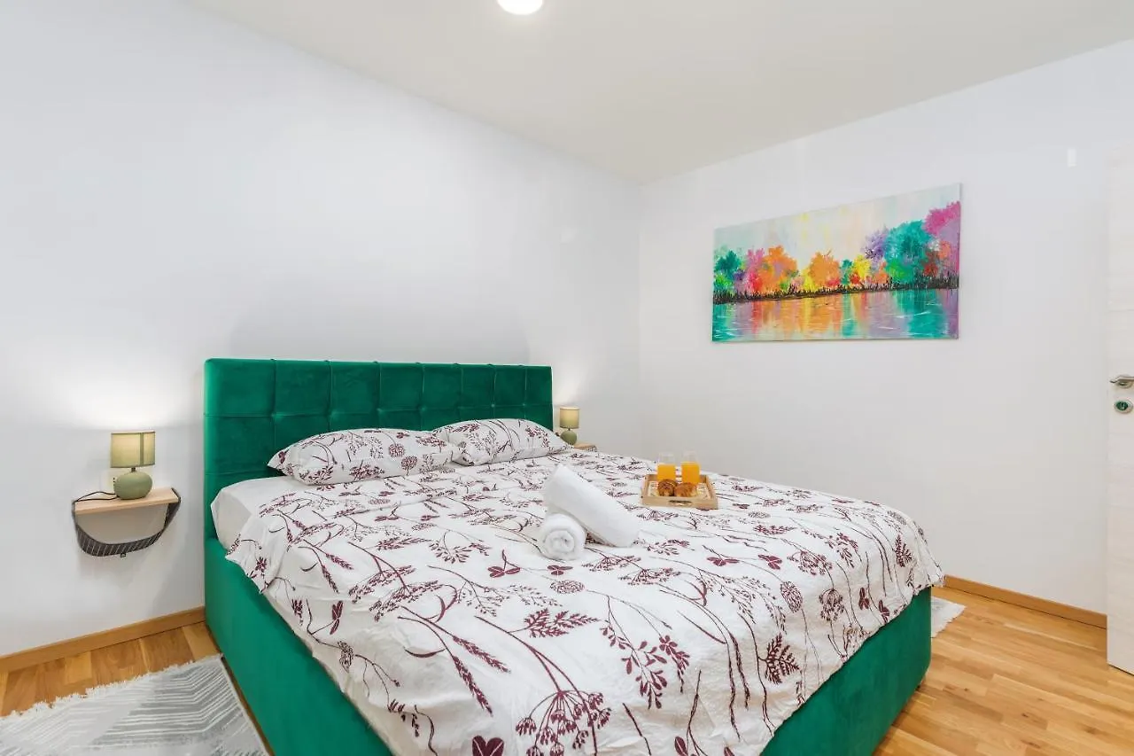 Apartment Lorilu elérhetőségei