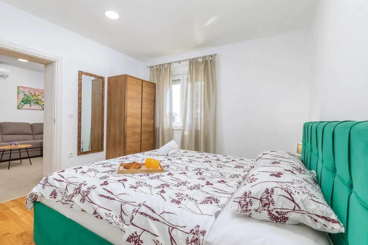 Apartment Lorilu Póla